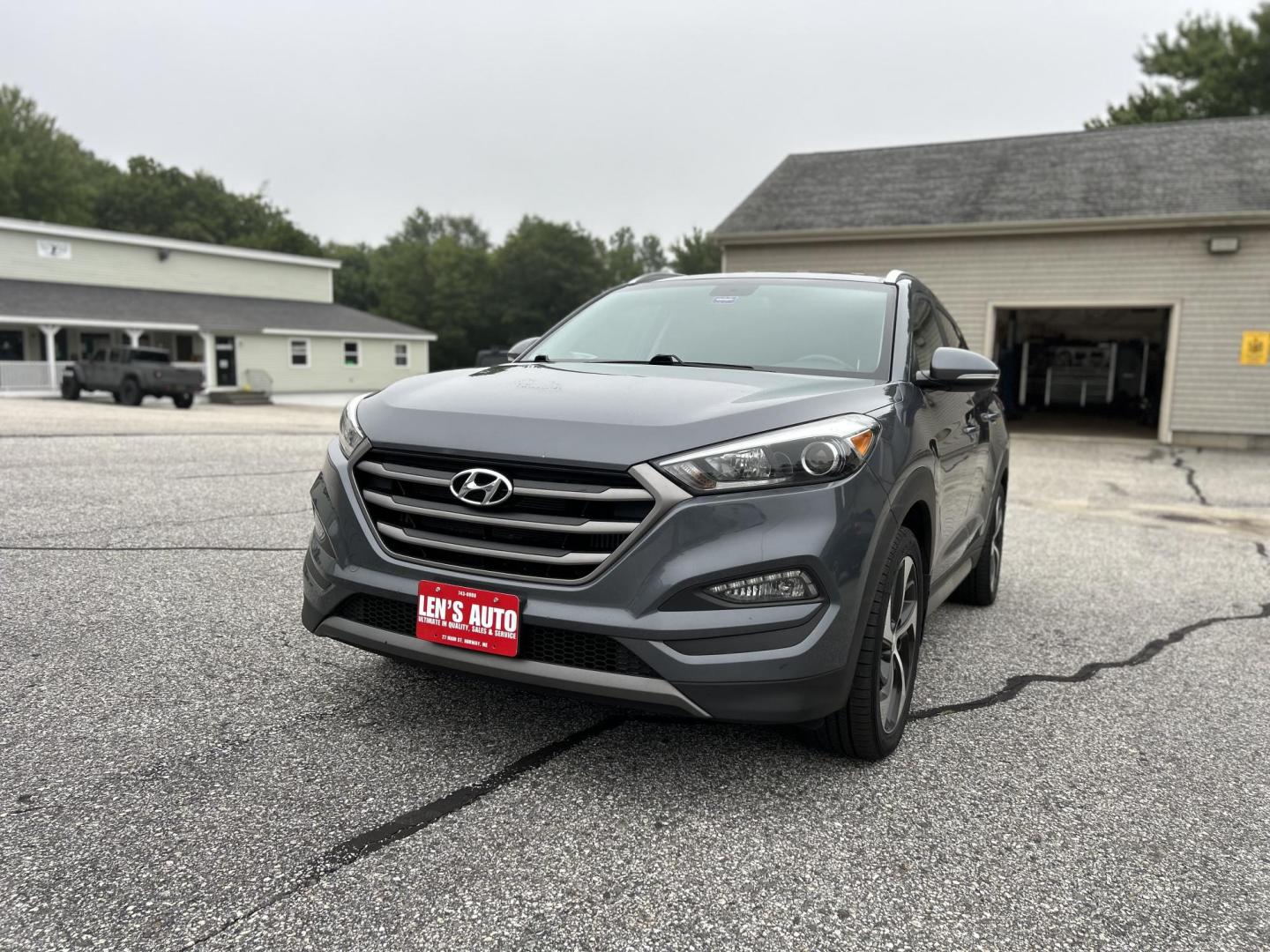 2018 GRAY /GRAY Hyundai Tucson Eco AWD (KM8J3CA2XJU) with an 1.6L L4 DOHC 16V engine, 7A transmission, located at 27 Main St., Norway, MD, 04268, (207) 743-0900, 44.199795, -70.530807 - Photo#0