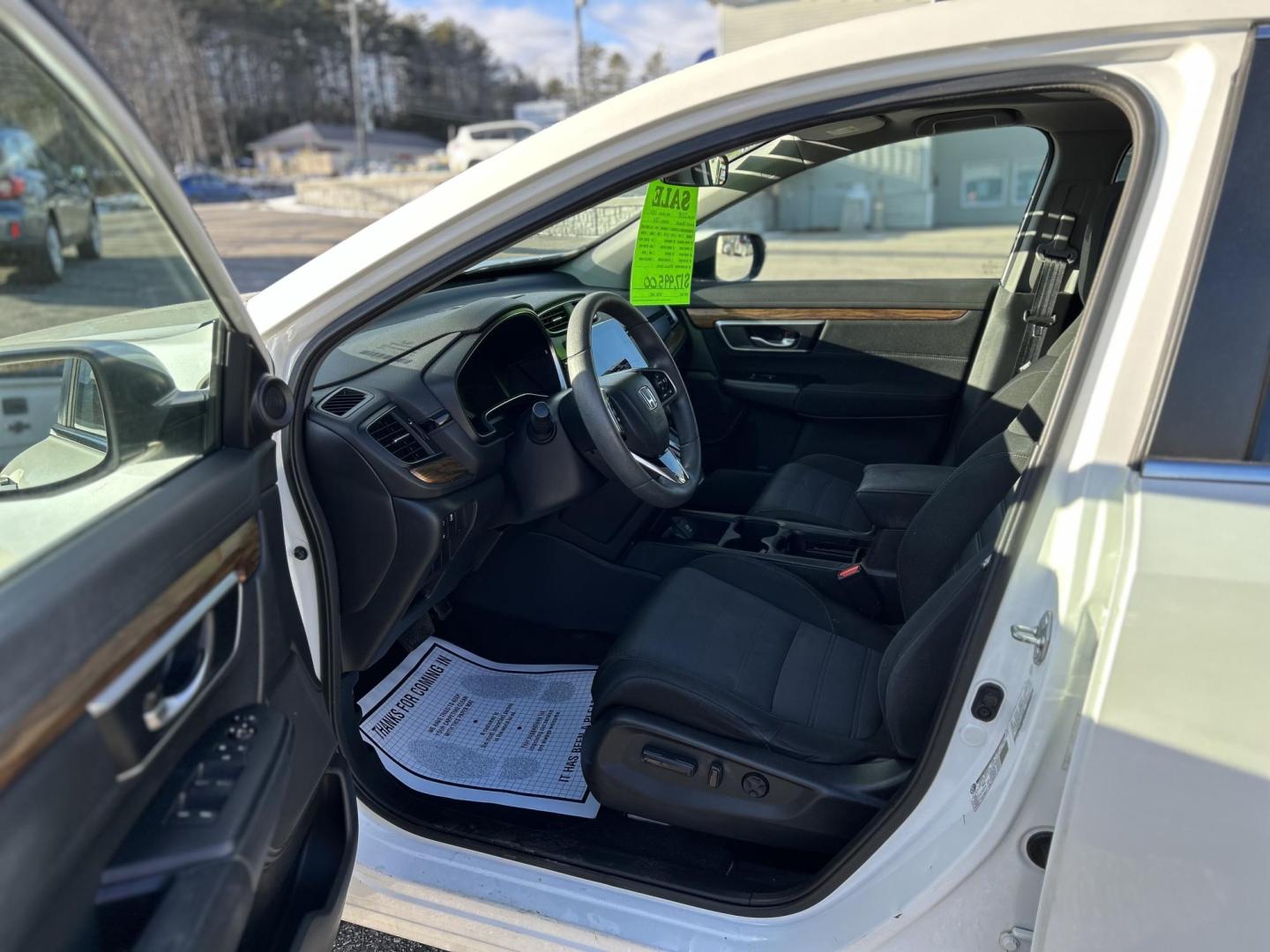 2018 white /Black Honda CR-V EX AWD (5J6RW2H59JL) with an 2.4L L4 DOHC 16V engine, CVT transmission, located at 27 Main St., Norway, MD, 04268, (207) 743-0900, 44.199795, -70.530807 - Photo#5